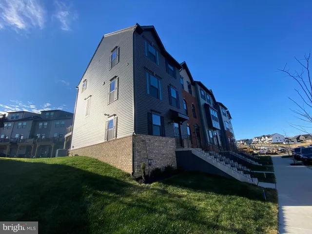 $2,845 | 1100 Rampart Drive, Fredericksburg, VA 22401