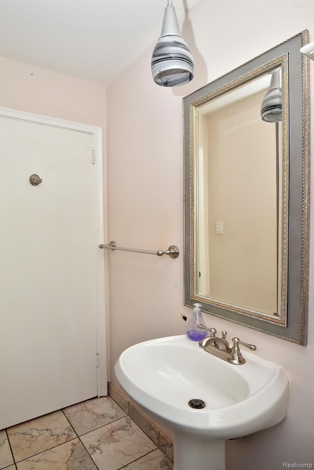 3620 Normandy Road Royal Oak, MI 48073 - Photo 21 of 31