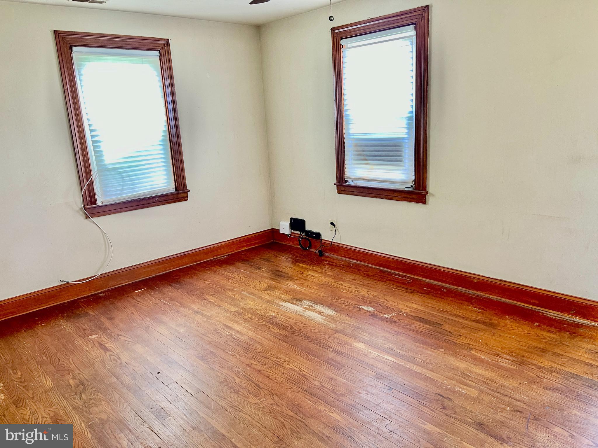 10 Avenal Road Baltimore, MD 21221 - Photo 9 of 24 Living Room