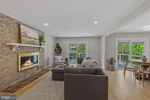 $1,295,000 | 2102 Twin Mill Lane, Oakton, VA 22124