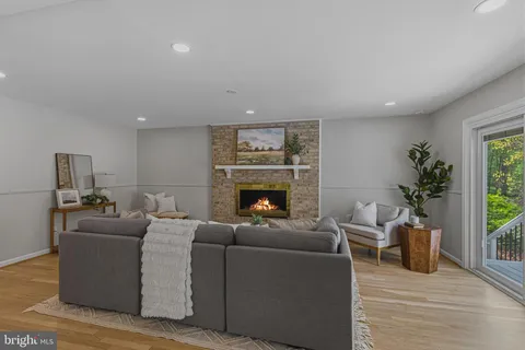 $1,295,000 | 2102 Twin Mill Lane, Oakton, VA 22124