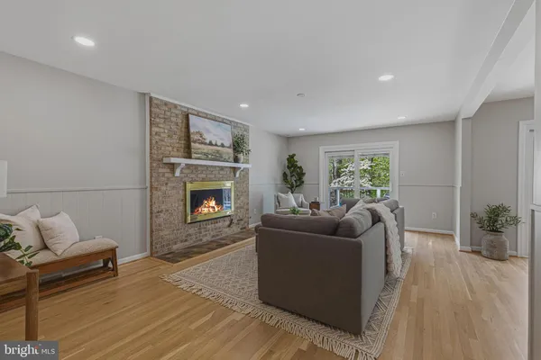 $1,295,000 | 2102 Twin Mill Lane, Oakton, VA 22124