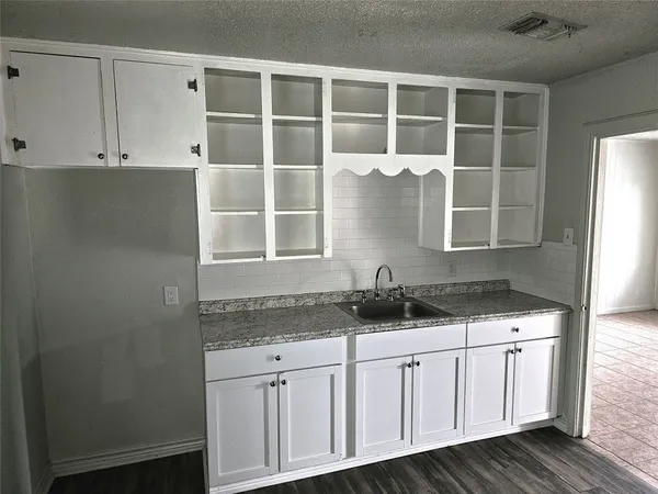 $1,600 | 3018 Robinson Boulevard, Texas City, TX 77590