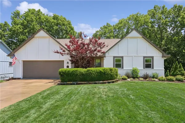 $450,000 | 5909 Greenwood Street, Shawnee, KS 66216