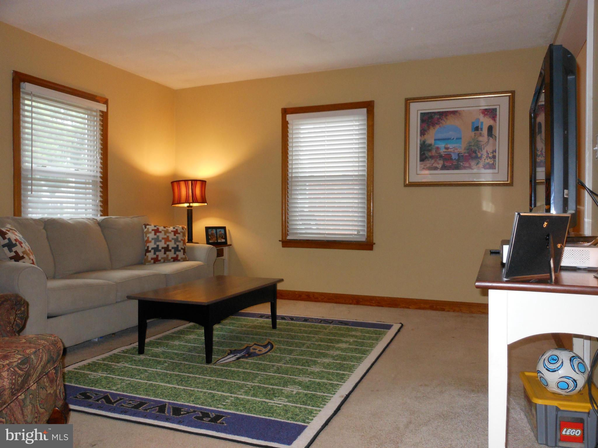 3309 Acton Road Baltimore, MD 21234 - Photo 4 of 30 Living Room