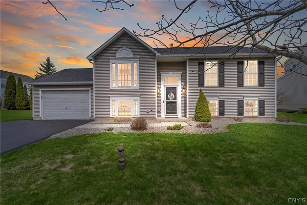 $325,000 | 5015 Dongara Lane, Clay, NY 13041