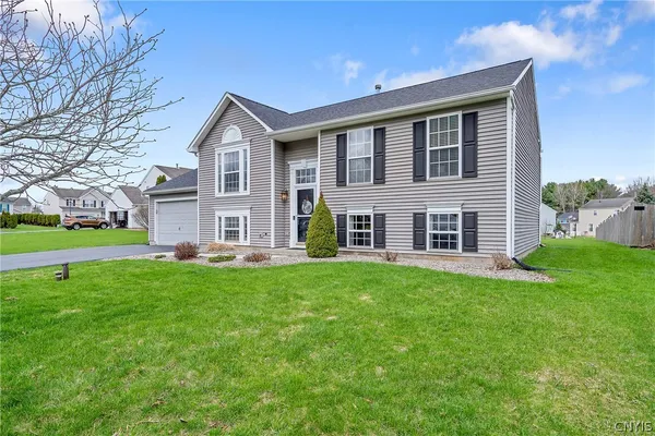 $325,000 | 5015 Dongara Lane, Clay, NY 13041