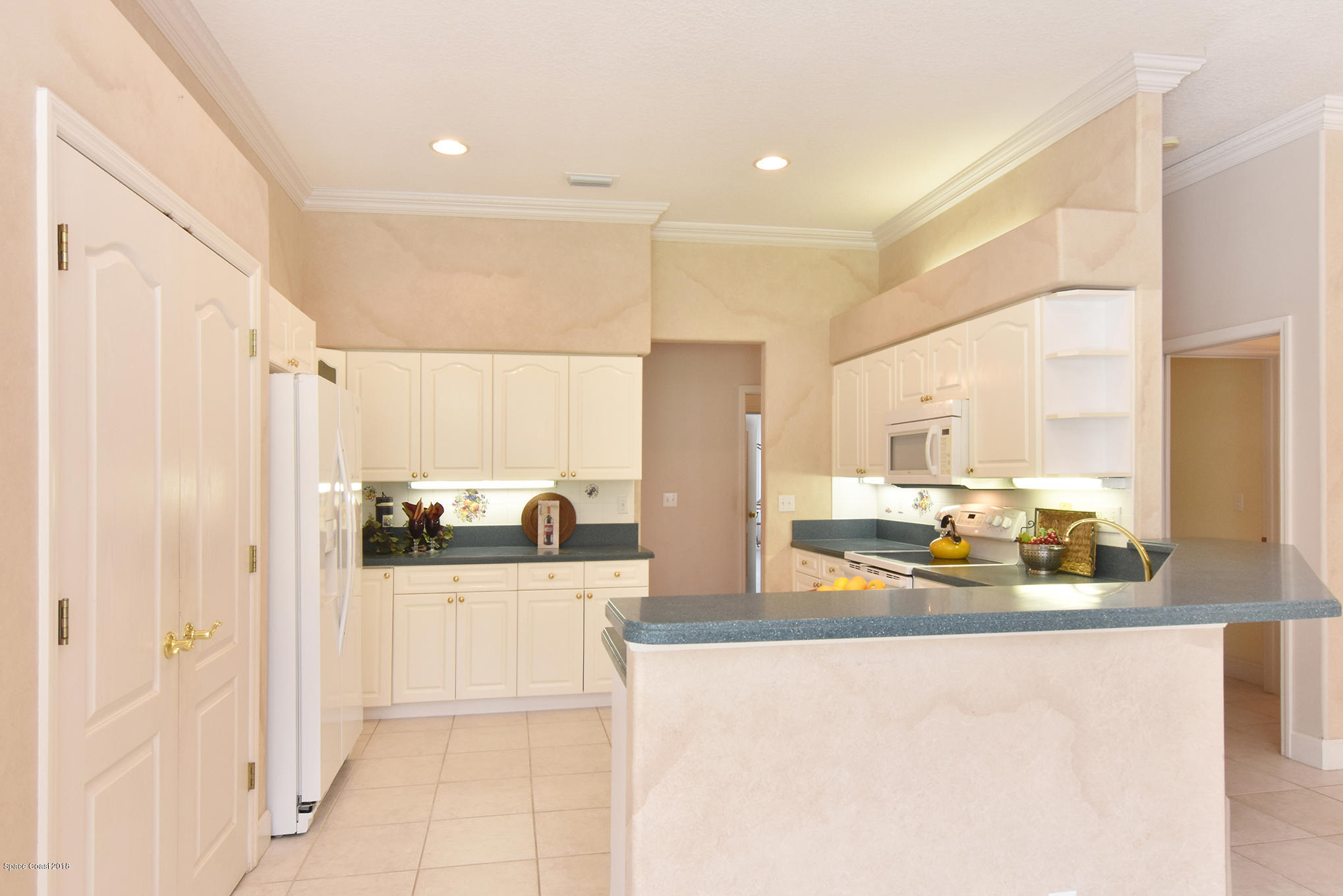 4195 Turtle Mound Road Melbourne, FL 32934 - Photo 9 of 53 kitchen