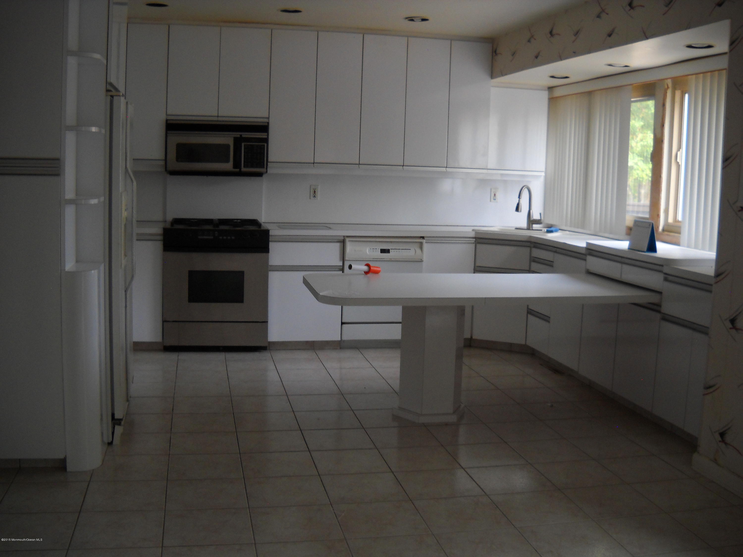 57 Probasco Road East Windsor, NJ 08520 - Photo 3 of 14 DSCN0995