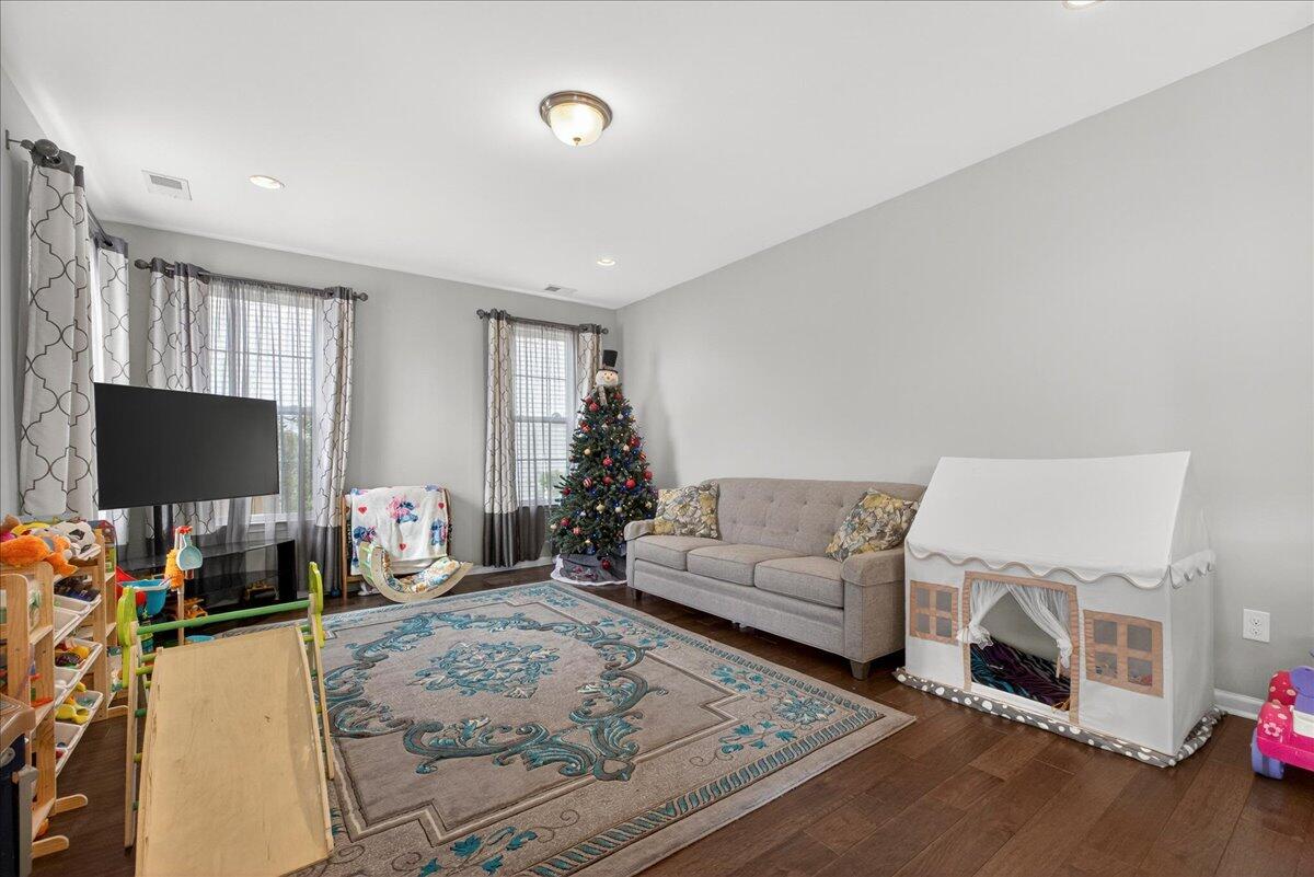 116 Rouen Lane Summerville, SC 29486 - Photo 18 of 48 Living Room