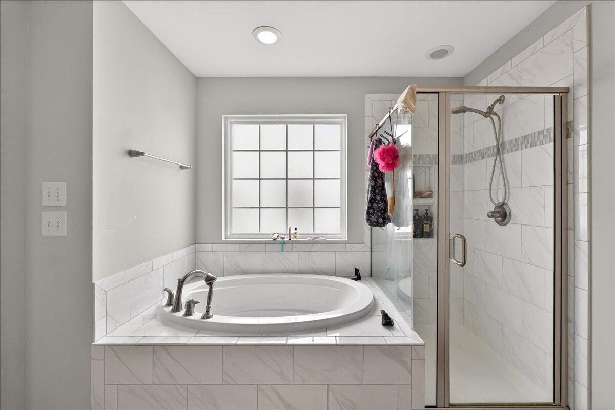 116 Rouen Lane Summerville, SC 29486 - Photo 33 of 48 Primary Bathroom