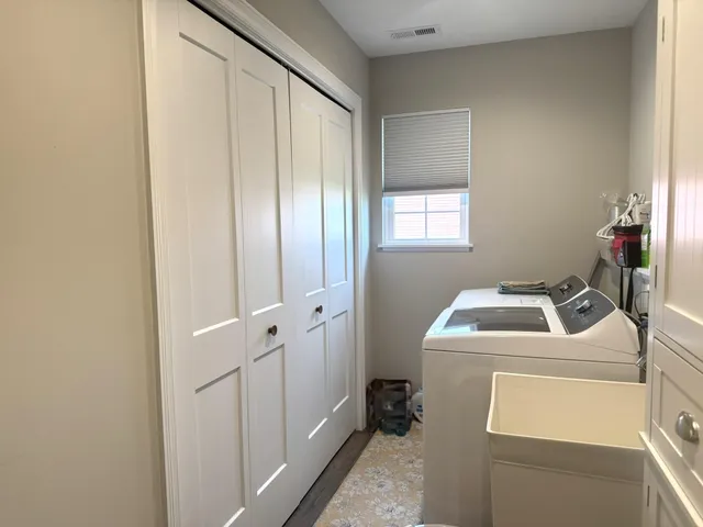 $349,900 | 925 6th Avenue Northwest, De Motte, IN 46310