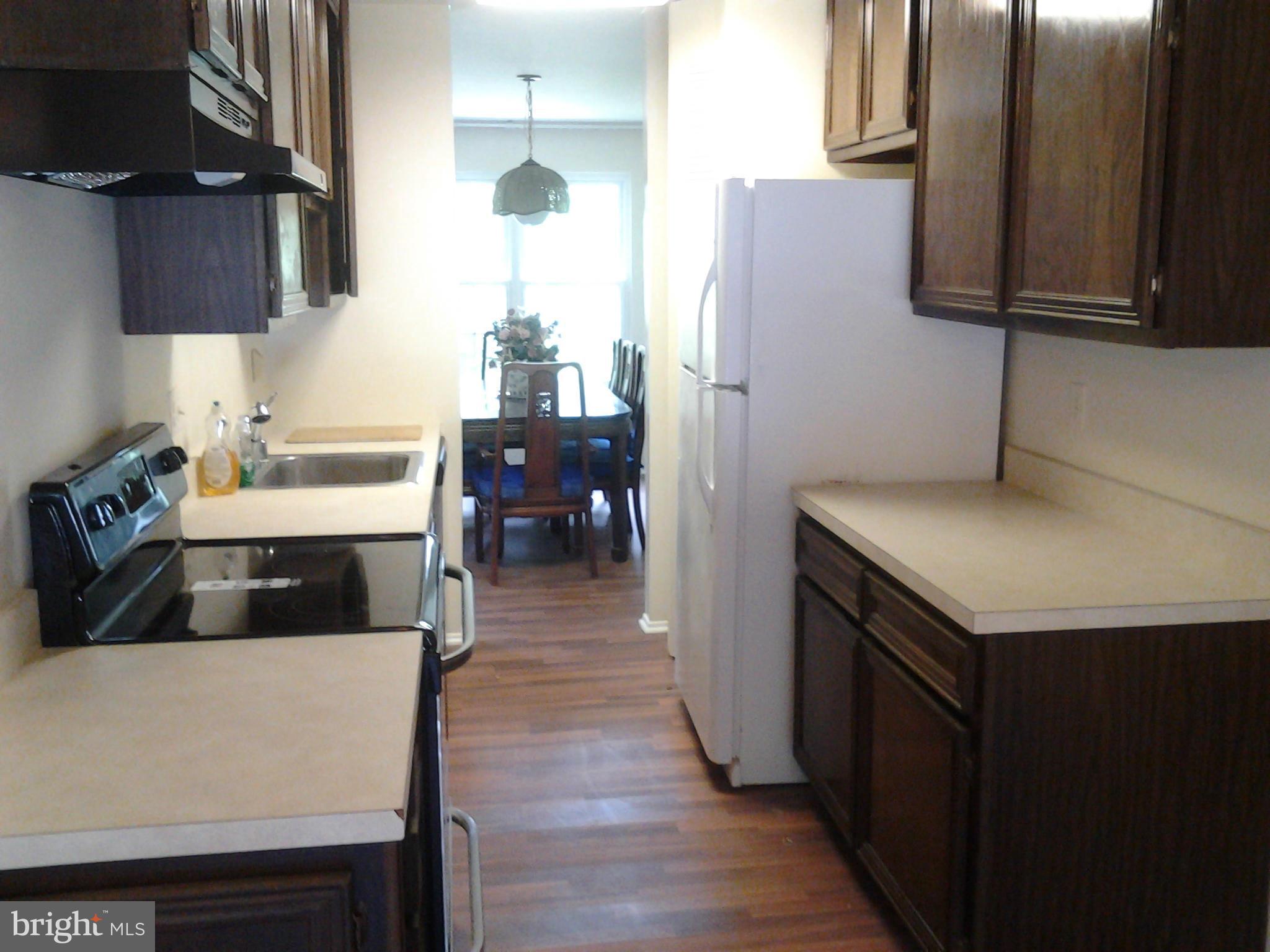 8470 Snowden Oaks Place Laurel, MD 20708 - Photo 3 of 19 Kitchen