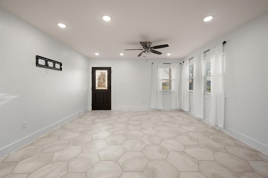 7384 Rector Road Sanger, TX 76266 - Photo 8 of 40 a view of an empty room