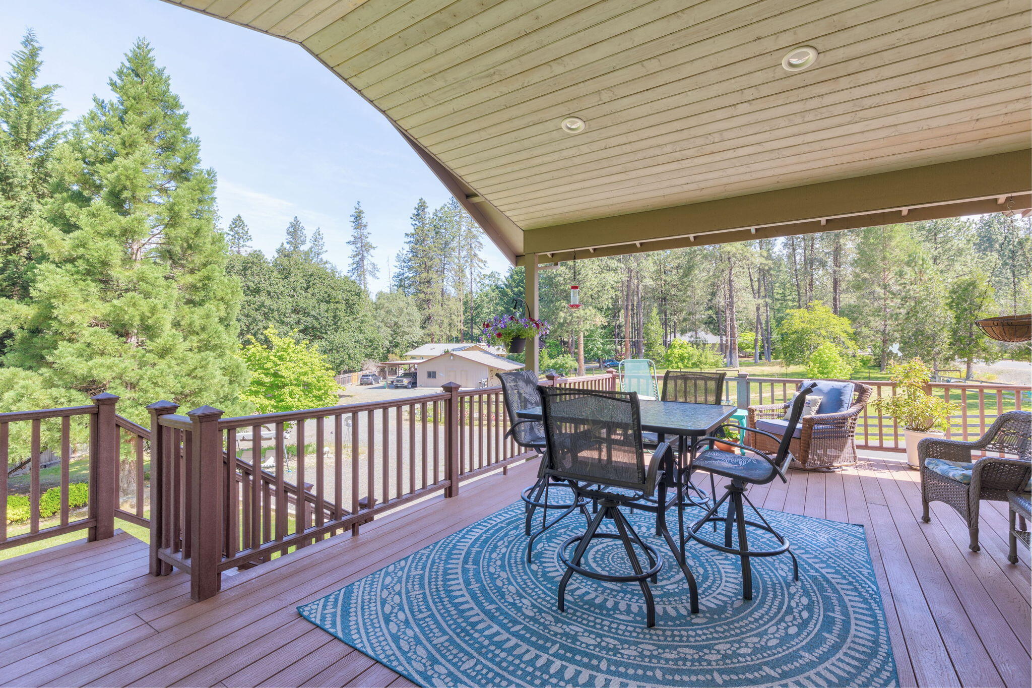 462 Espey Road Grants Pass, OR 97527 - Photo 9 of 41 Back Patio