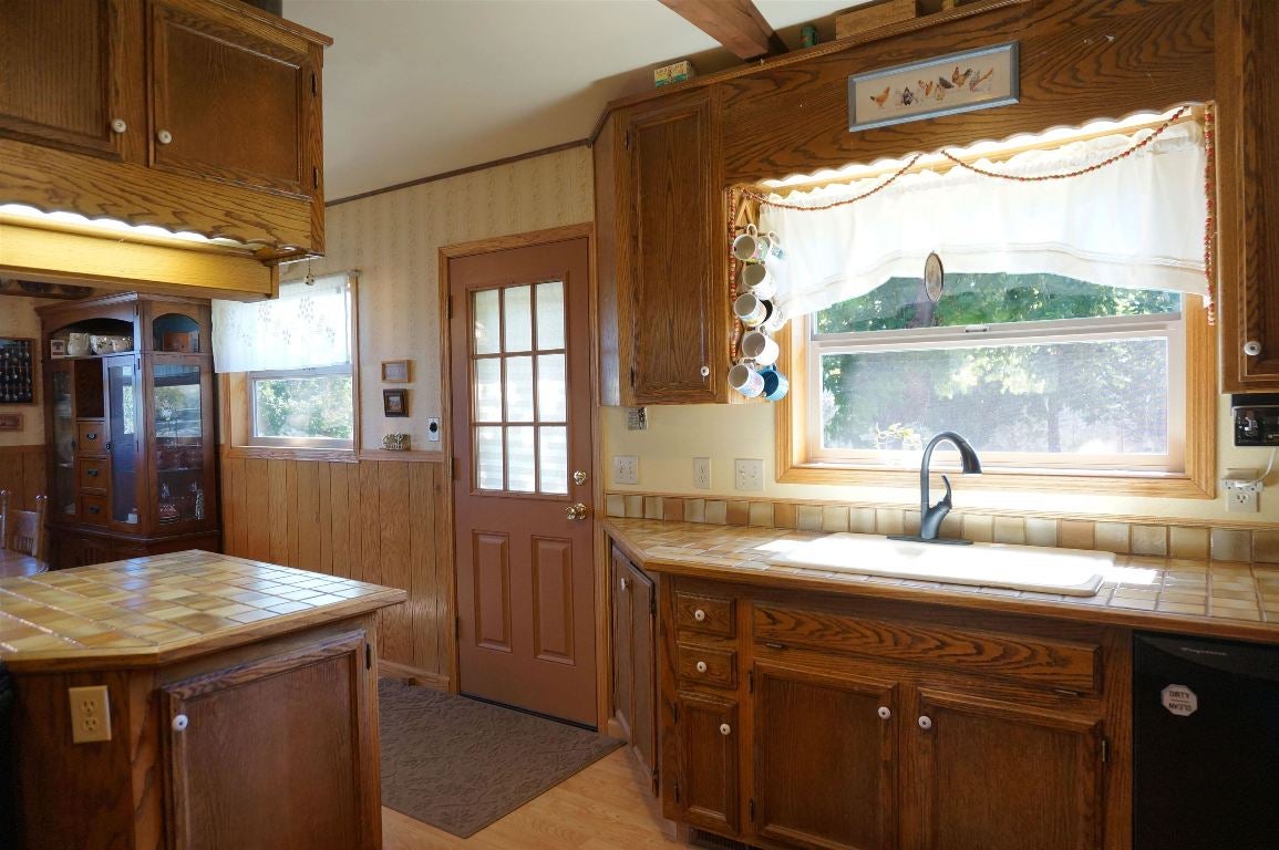 11903 Pythian Cave Road Yreka, CA 96097 - Photo 10 of 49 Gallery Image 10