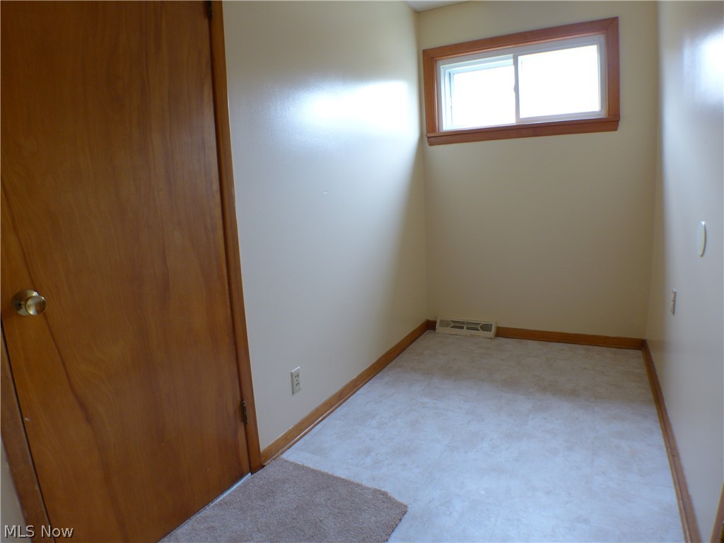 19315 Homeway Road Cleveland, OH 44135 - Photo 22 of 29