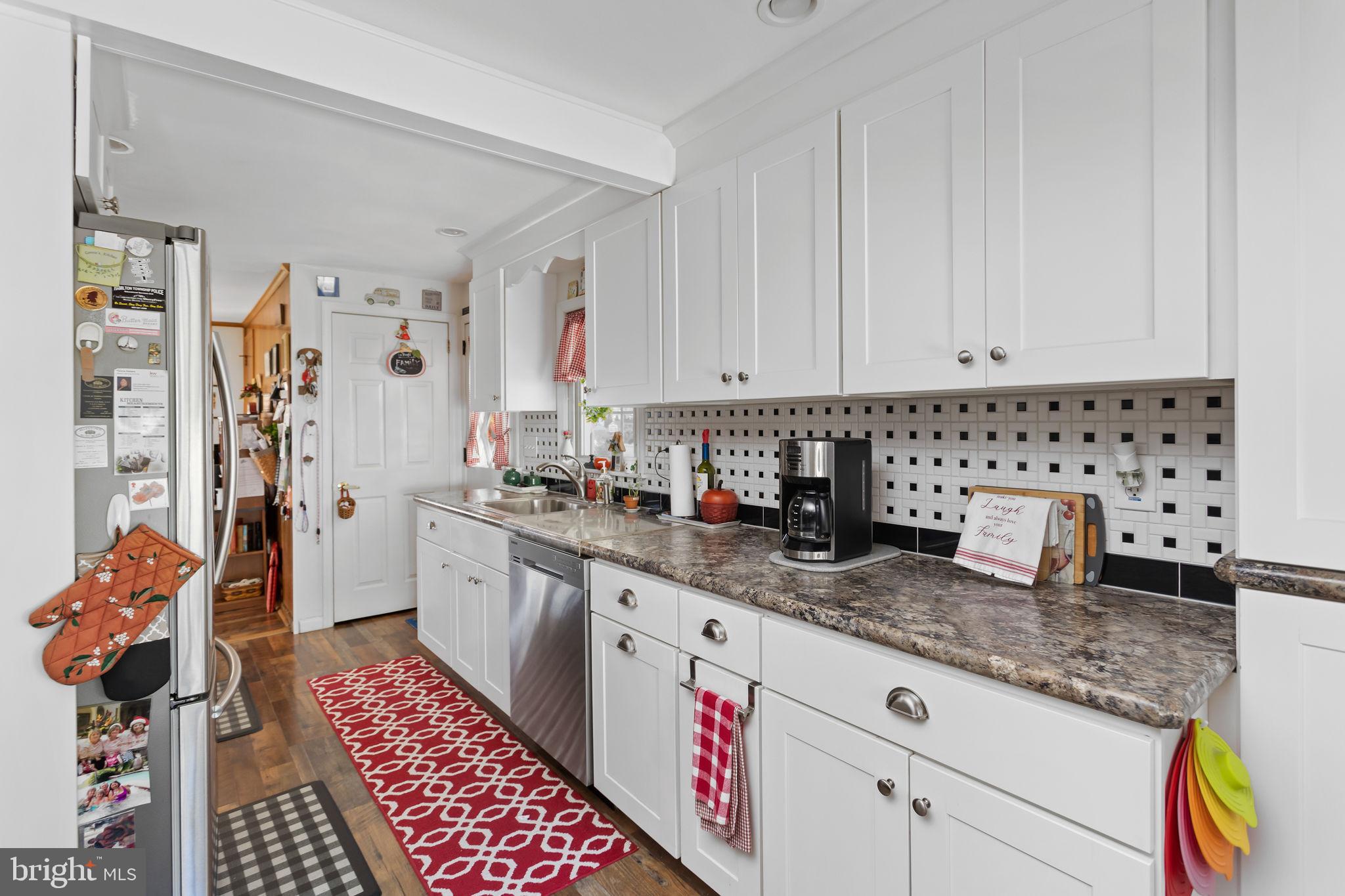 15 Ashwood Road Hamilton, NJ 08610 - Photo 8 of 29 Gallery Image 8