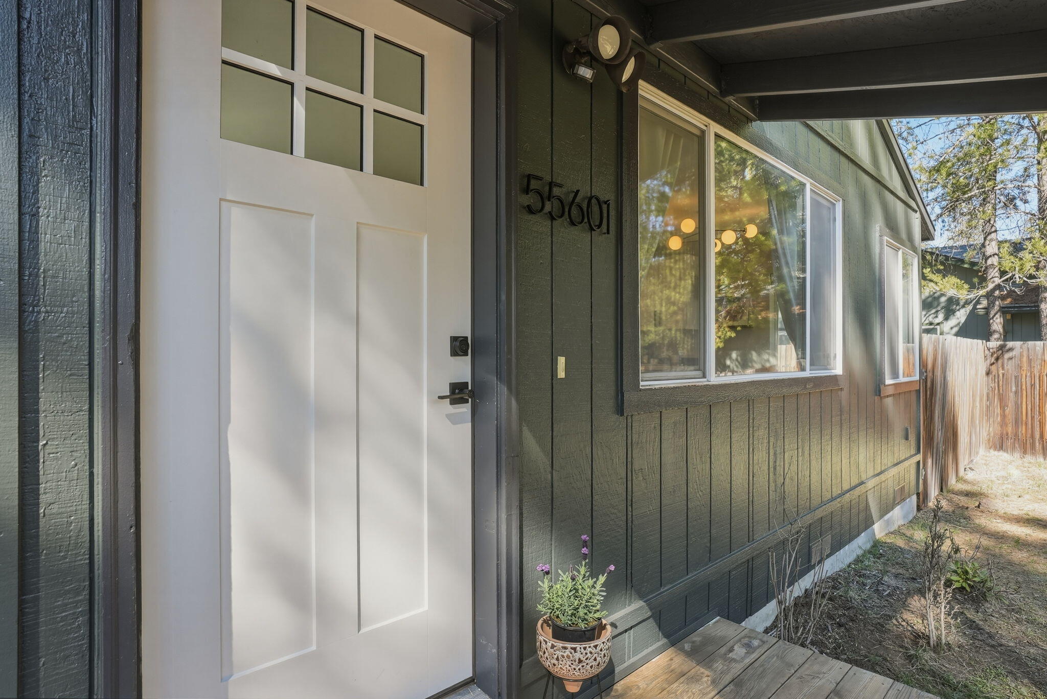 55601 Swan Road Bend, OR 97707 - Photo 5 of 41 22-web-or-mls-Riley_Visuals_022