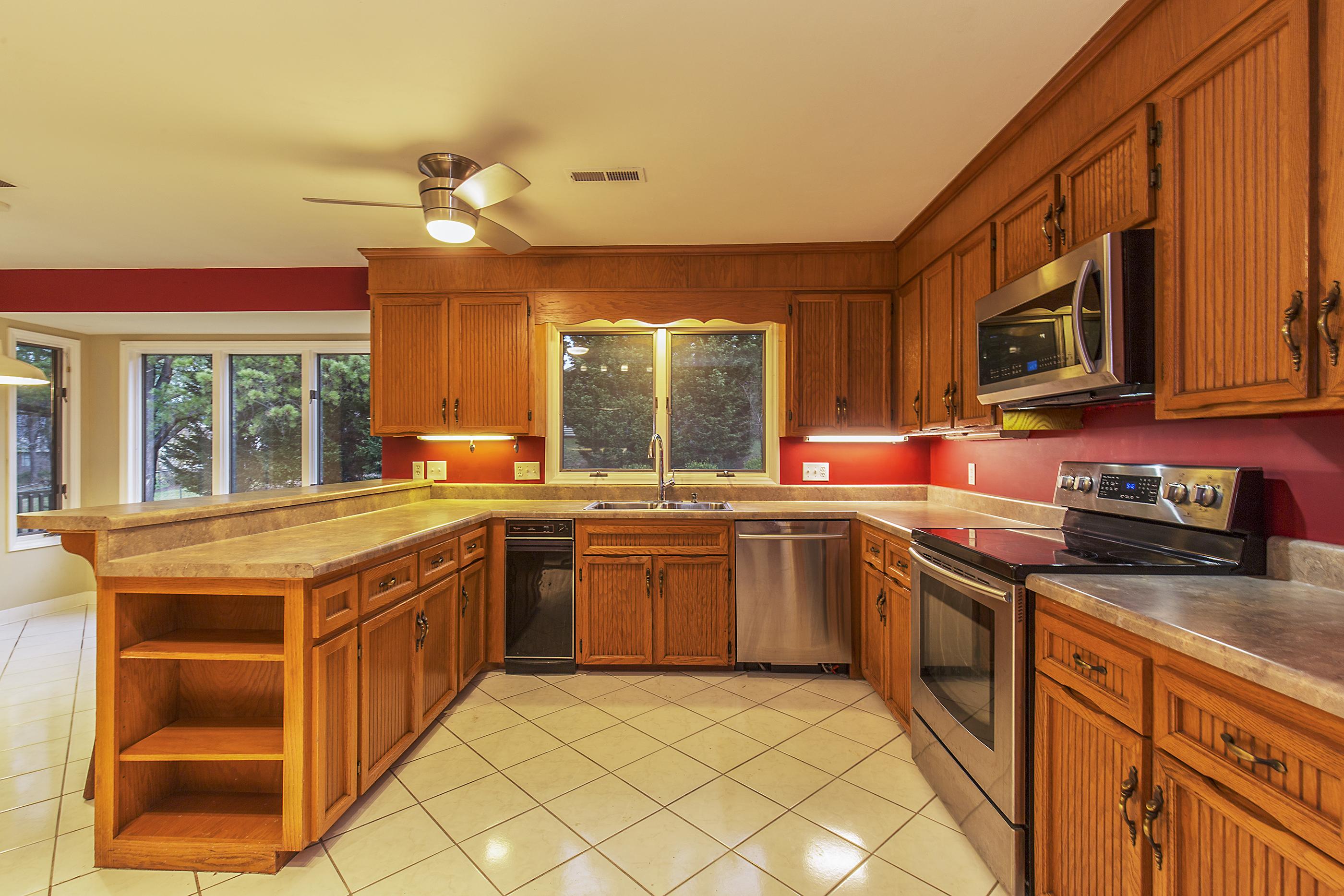 17 Winesap Road Roanoke, VA 24019 - Photo 3 of 30 Kitchen