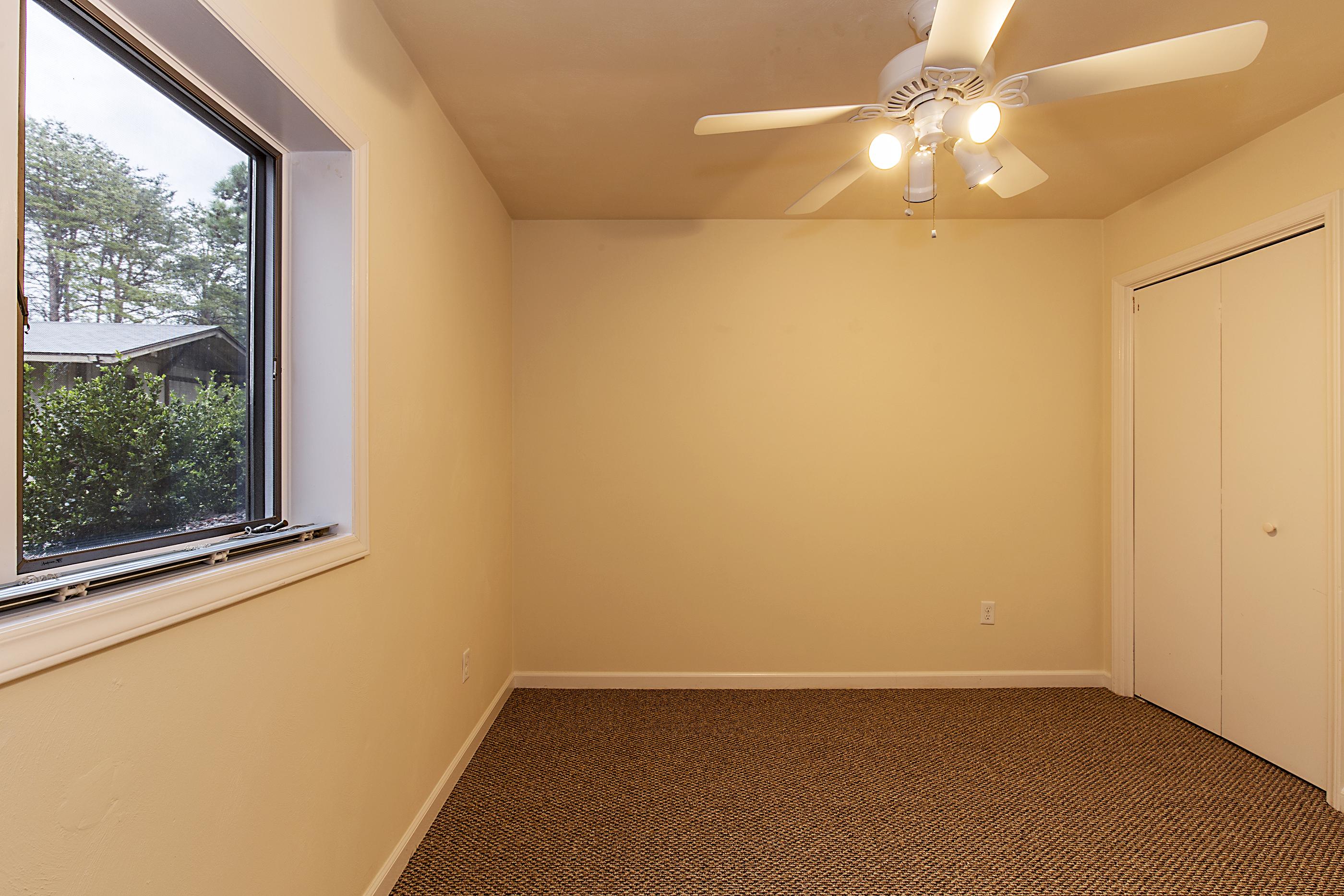 17 Winesap Road Roanoke, VA 24019 - Photo 21 of 30 LowerBedRm3
