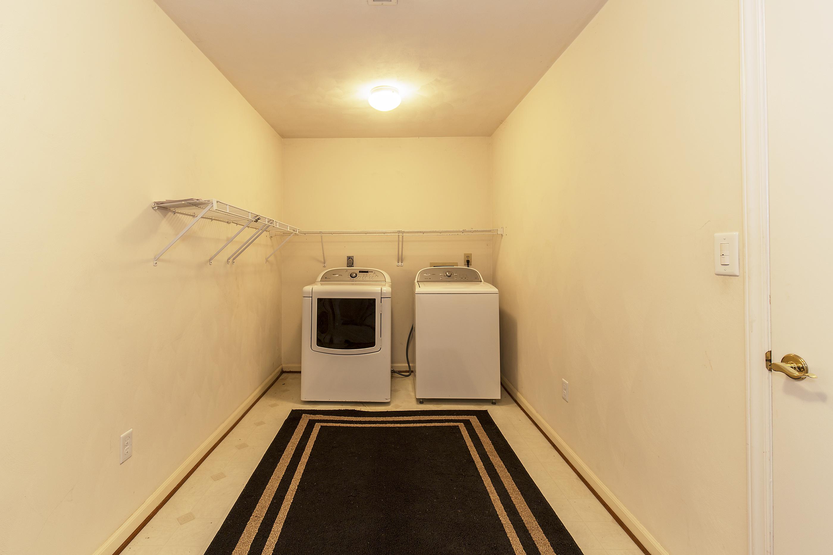 17 Winesap Road Roanoke, VA 24019 - Photo 22 of 30 Laundry