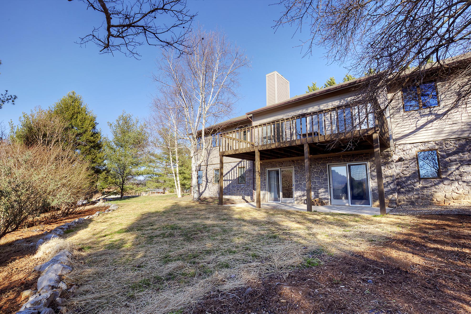 17 Winesap Road Roanoke, VA 24019 - Photo 26 of 30 RearView