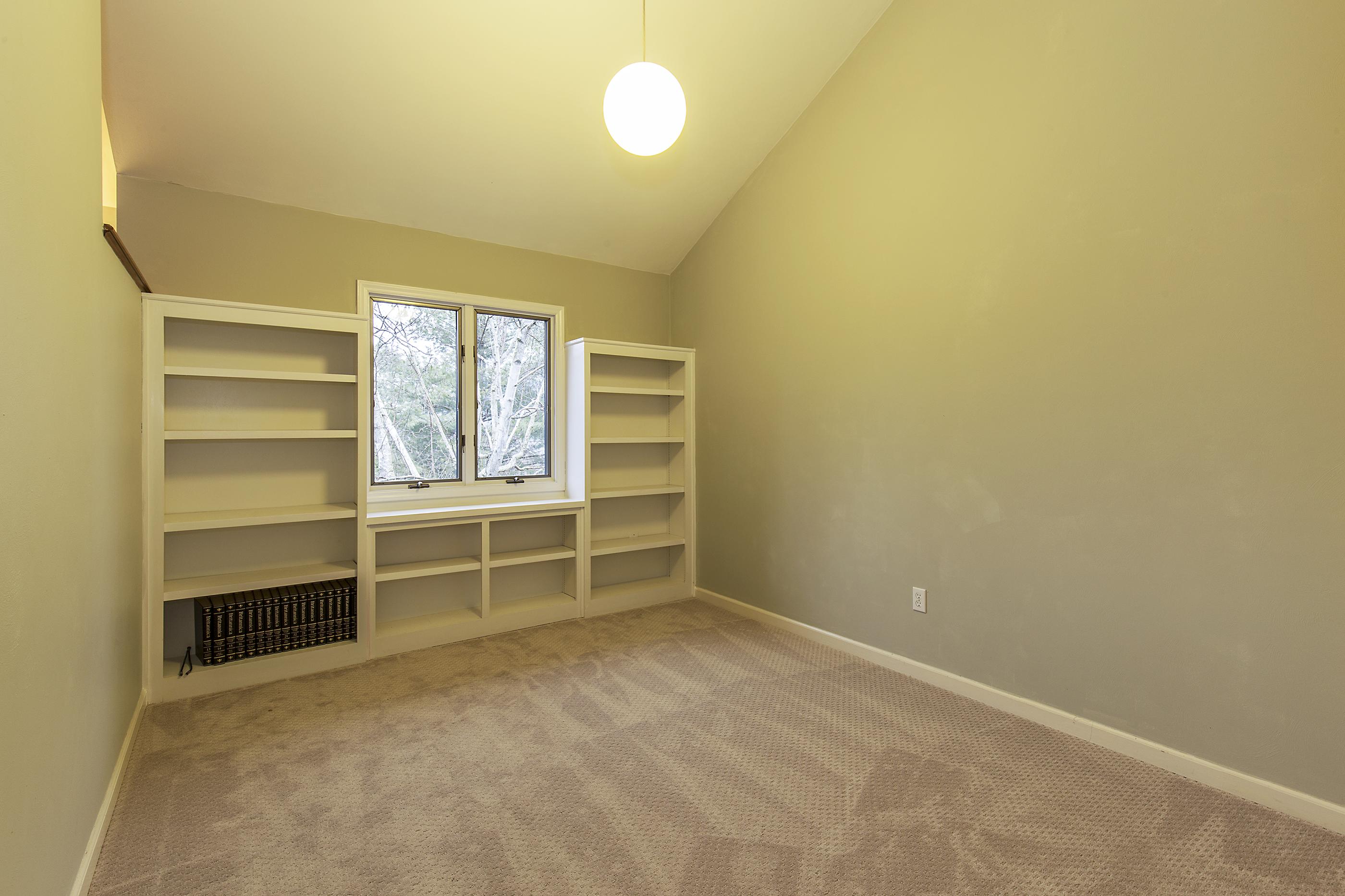 17 Winesap Road Roanoke, VA 24019 - Photo 10 of 30 Office