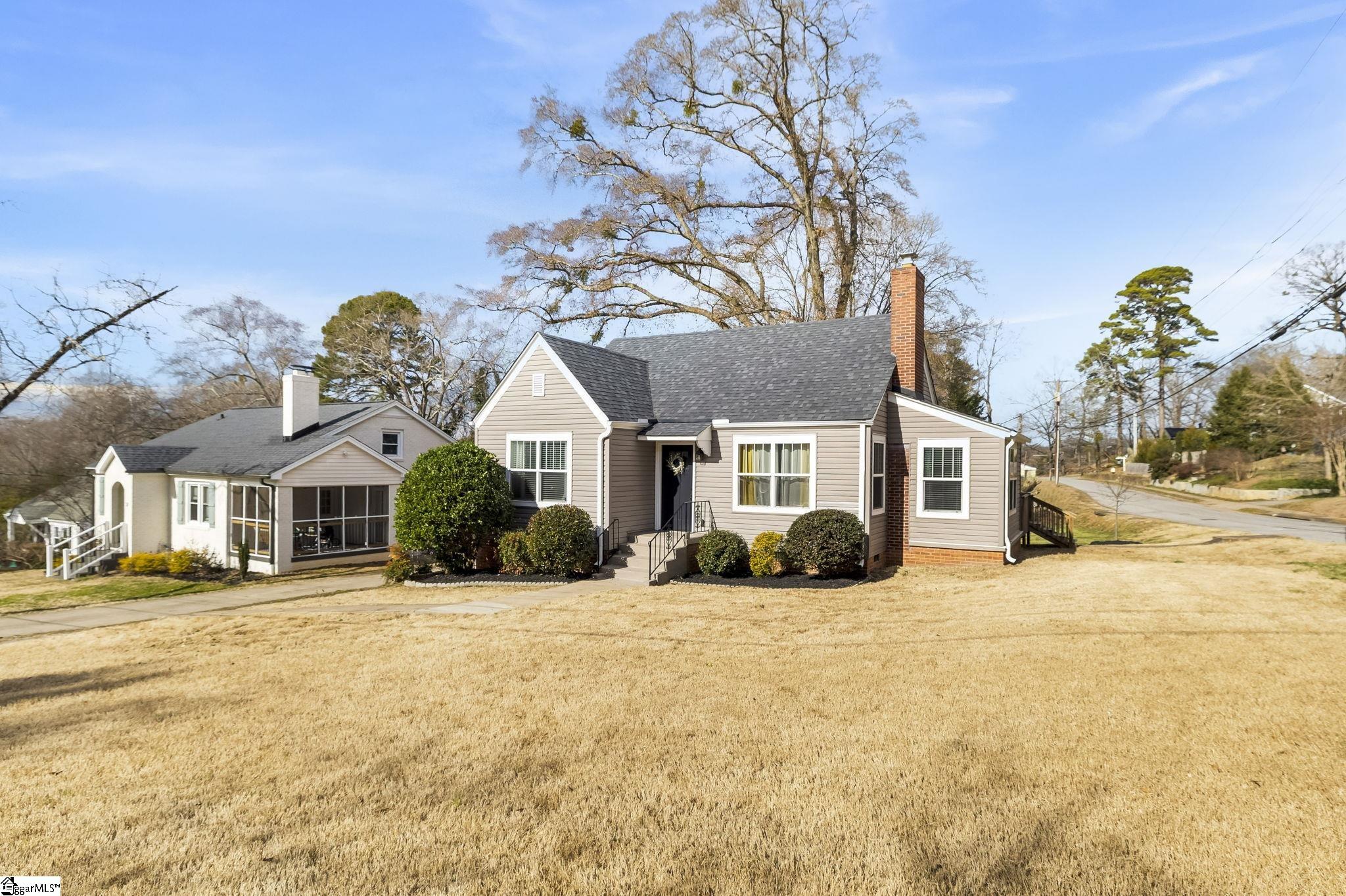 23 Charlotte Street Greenville, SC 29607 - Photo 2 of 34