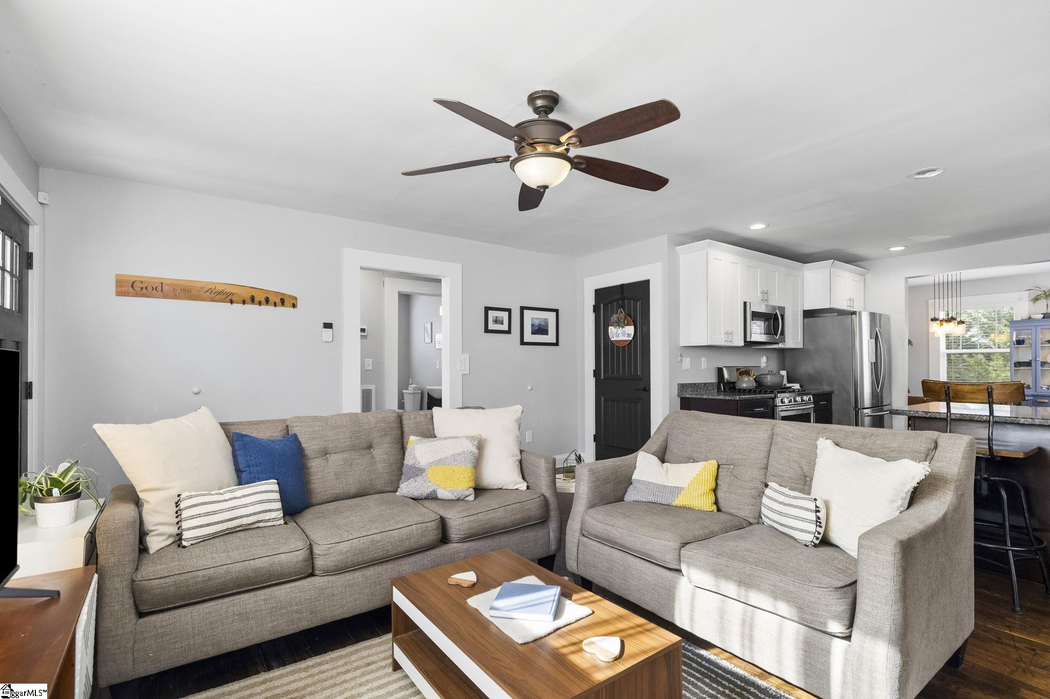 23 Charlotte Street Greenville, SC 29607 - Photo 5 of 34