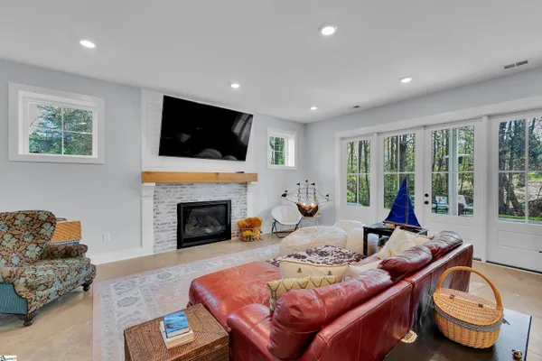 $1,150,000 | 233 Grandmont Court, Greer, SC 29650