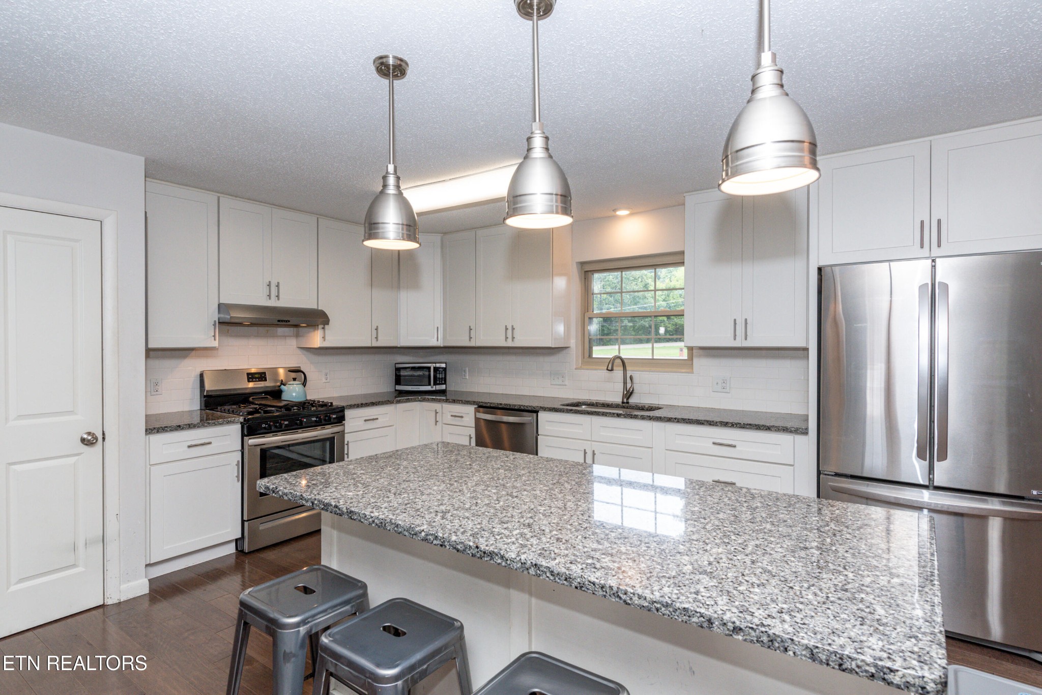 402 Montvale Station Road Maryville, TN 37803 - Photo 14 of 48