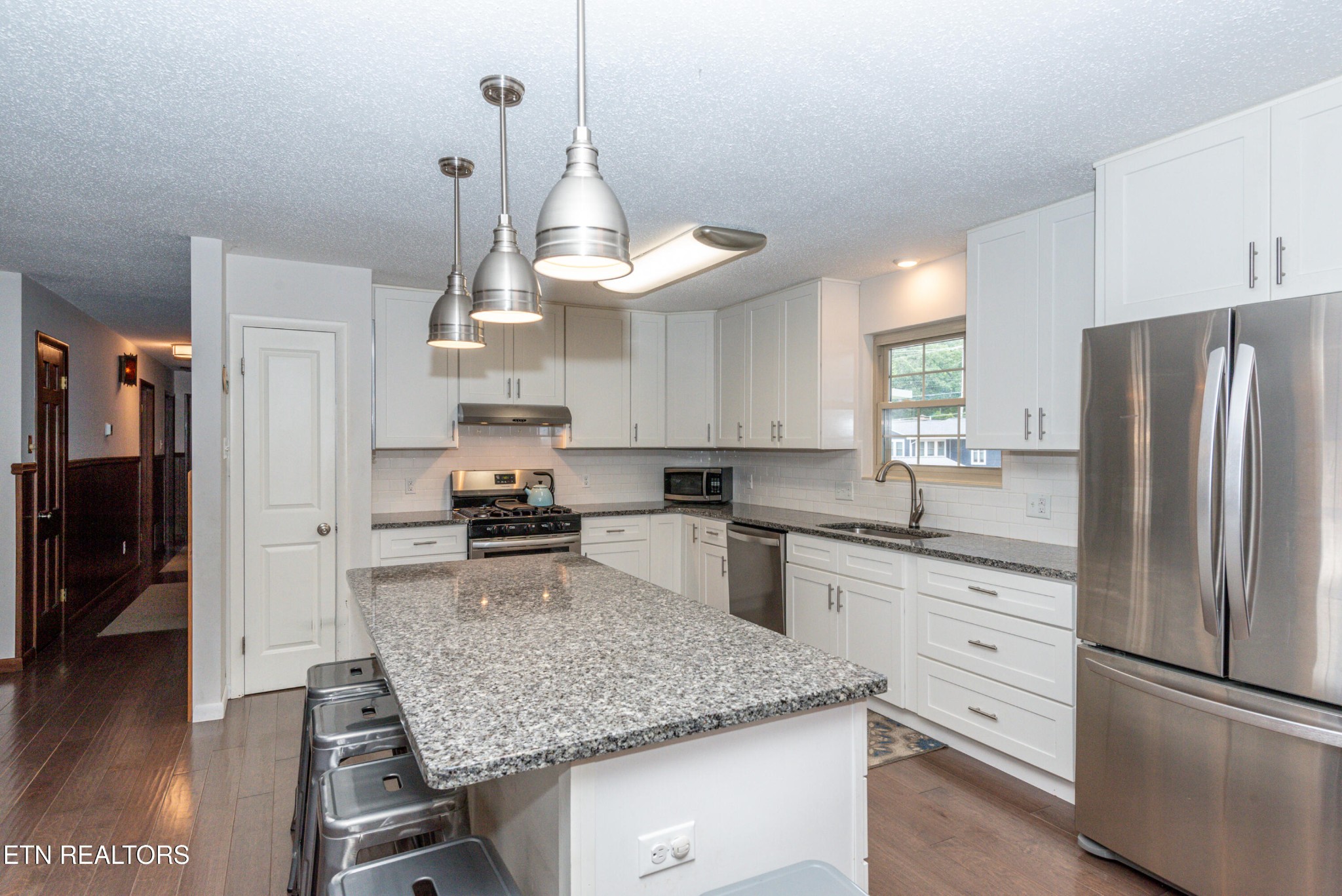 402 Montvale Station Road Maryville, TN 37803 - Photo 15 of 48