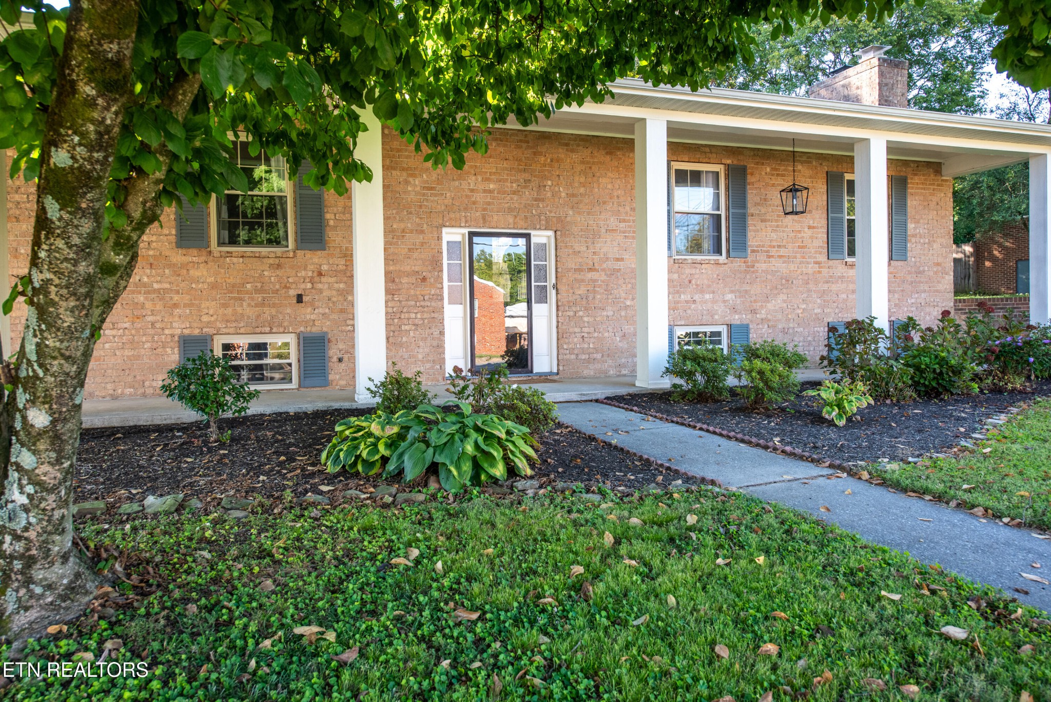 402 Montvale Station Road Maryville, TN 37803 - Photo 2 of 48