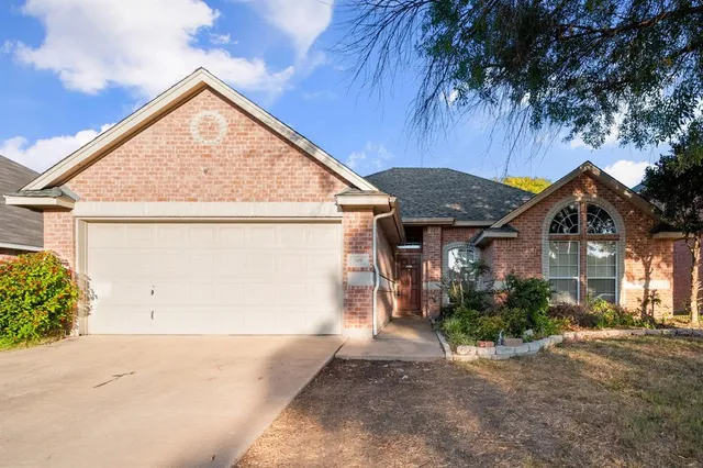 $2,250 | 309 Shane Lane, Burleson, TX 76028