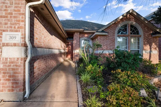 $2,250 | 309 Shane Lane, Burleson, TX 76028