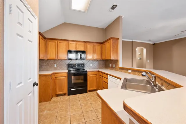 $2,250 | 309 Shane Lane, Burleson, TX 76028