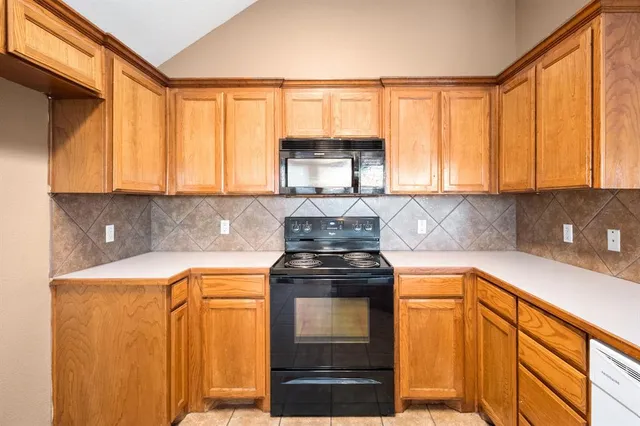 $2,250 | 309 Shane Lane, Burleson, TX 76028