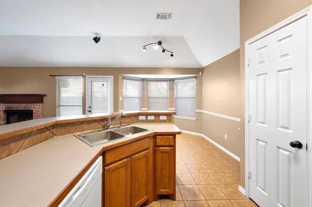 $2,250 | 309 Shane Lane, Burleson, TX 76028