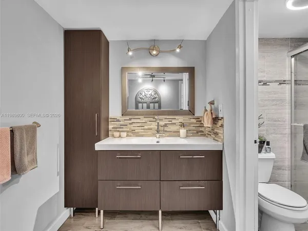 $2,250 | 3375 North Country Club Drive, Unit 208, Aventura, FL 33180