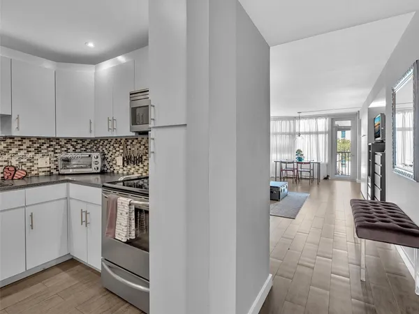 $2,250 | 3375 North Country Club Drive, Unit 208, Aventura, FL 33180