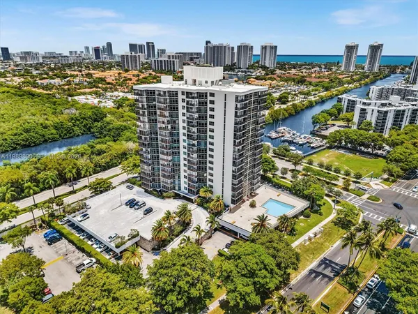 $2,250 | 3375 North Country Club Drive, Unit 208, Aventura, FL 33180