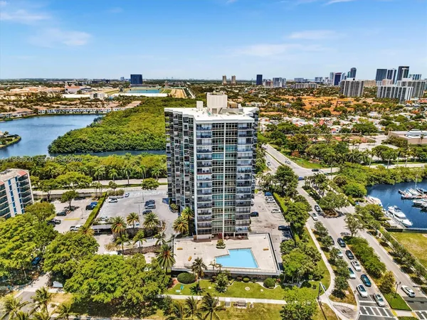 $2,250 | 3375 North Country Club Drive, Unit 208, Aventura, FL 33180