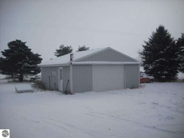 10240 North Reid Road Alma, MI 48801 - Photo 19 of 19 1793927-18.JPG