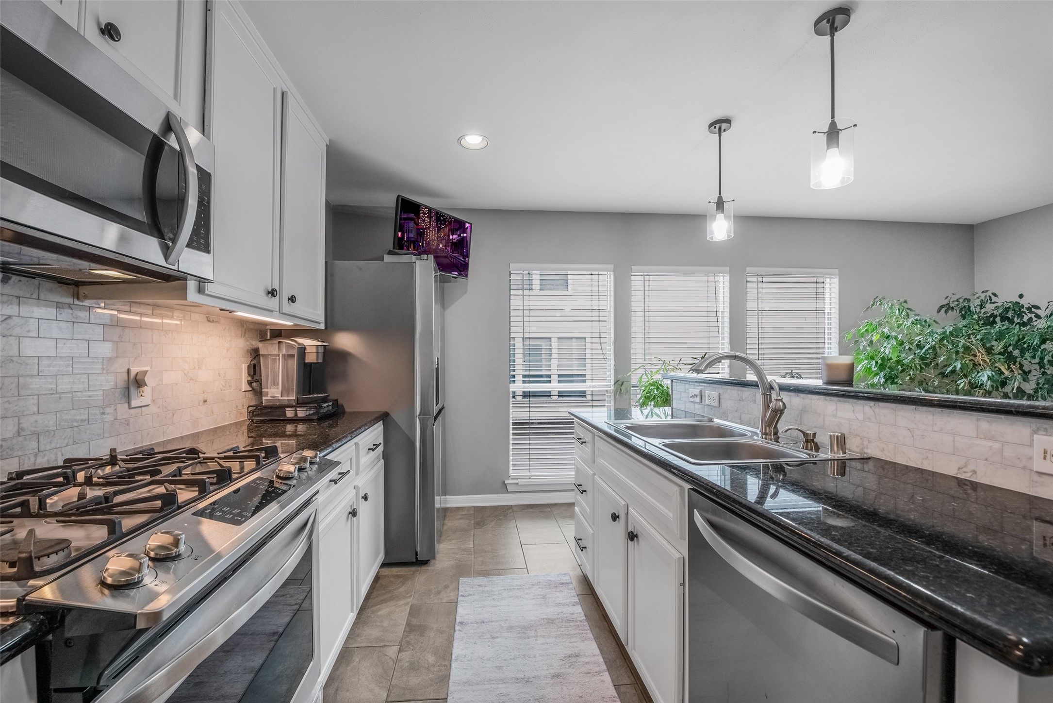1028 La Rue Street Houston, TX 77019 - Photo 26 of 29