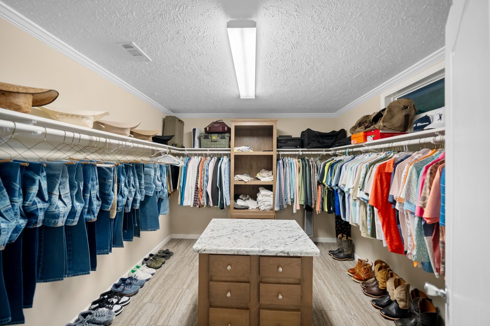 186 Fcr 941 Teague, TX 75860 - Photo 25 of 34 a view of walk in closet with clothes and shoes