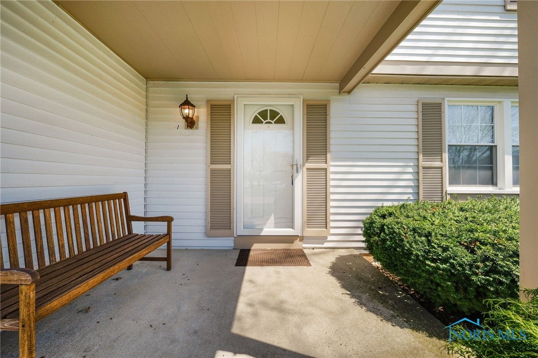 2051 Bromford Road Maumee, OH 43537 - Photo 2 of 18 Gallery Image 2