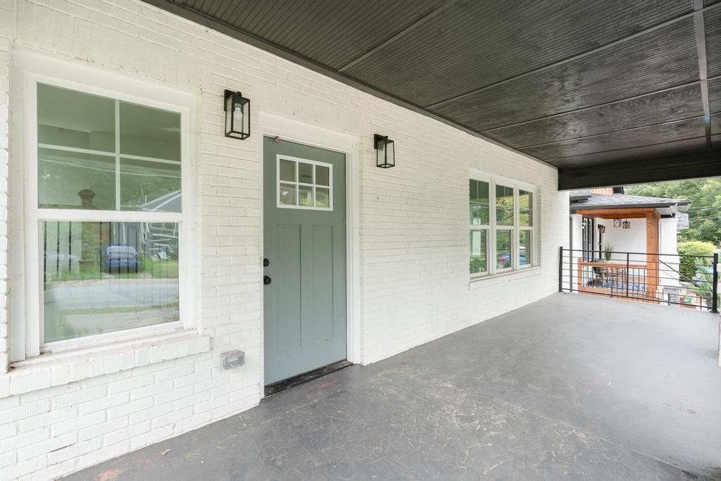 1046 Mayson Turner Road Northwest Atlanta, GA 30314 - Photo 3 of 53 Gallery Image 3