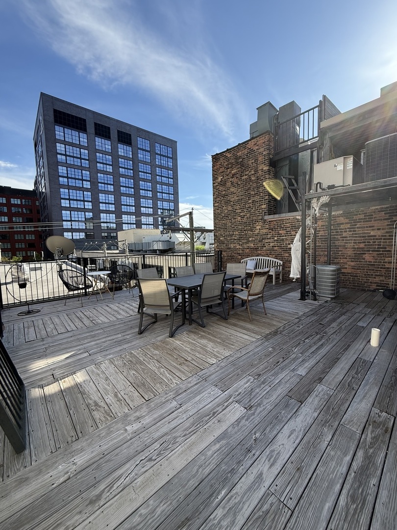 1111 West Randolph Street, Unit 2 Chicago, IL 60607 - Photo 21 of 24 Gallery Image 21