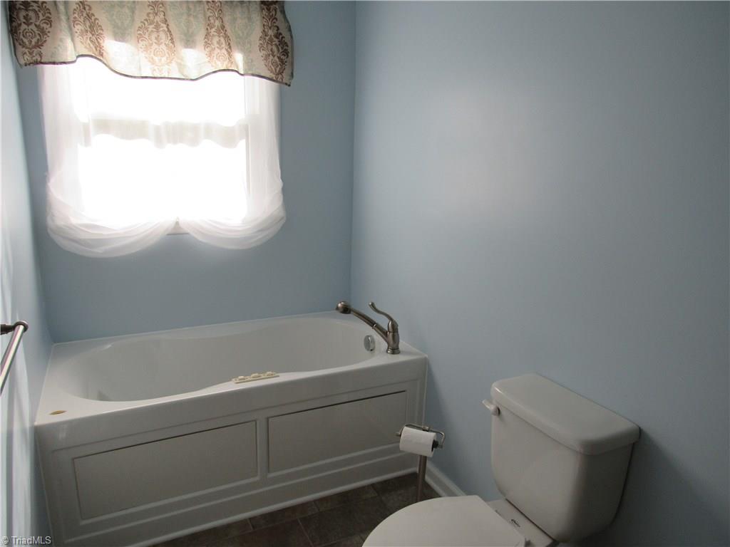 3609 Hunting Ridge Drive High Point, NC 27265 - Photo 12 of 29 Gallery Image 12